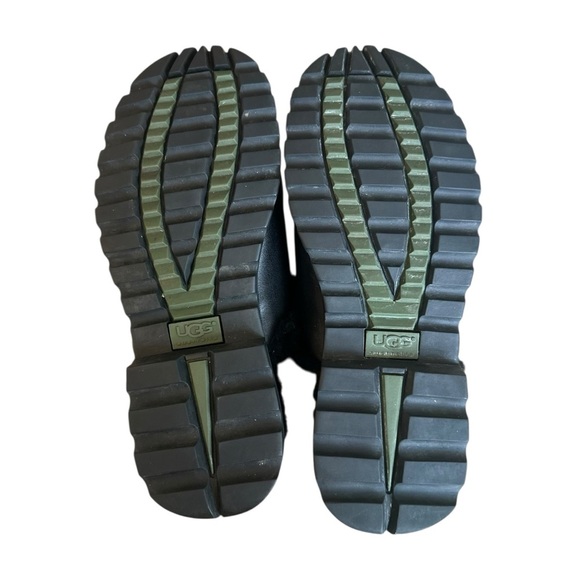 Ugg Australia Black slip-on Slides Women's Size 6 - Picture 3 of 7